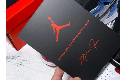 JORDAN - 1 CHICAGO CK5666-100 HIGH FEARLESS RETRO UNC 0306